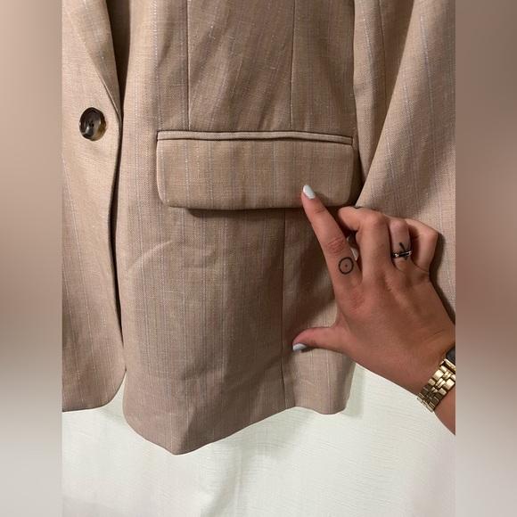 Banana Republic Women’s Double-Breasted Blazer - Picture 7 of 16